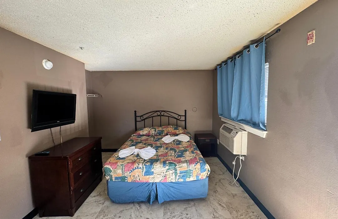 Live In Lodge Lithia Springs-1