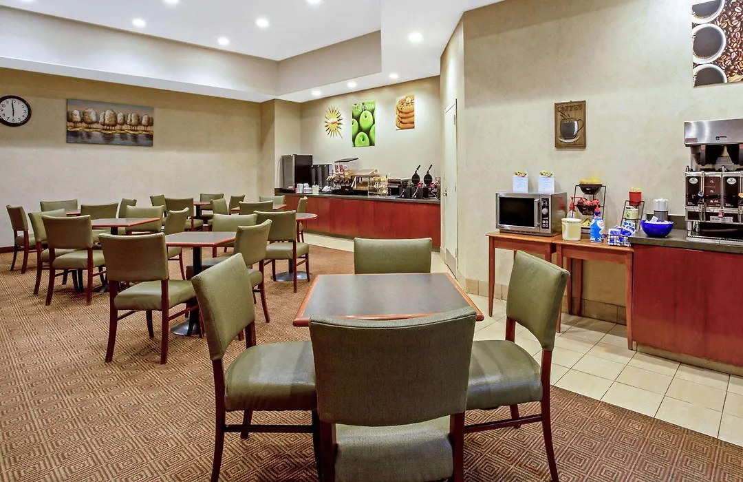 La Quinta By Wyndham Stamford / New York City-1