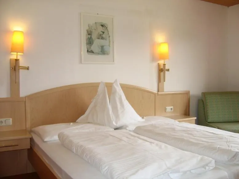 Hotel Pension Sonnenuhr-1