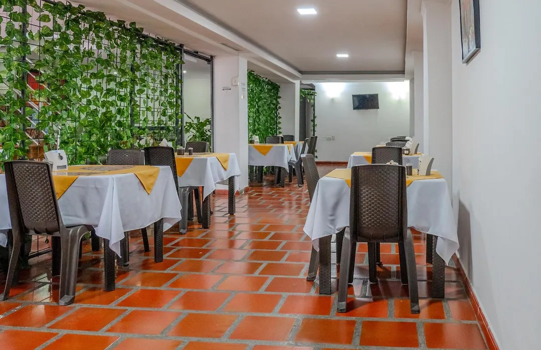 Hotel Avenida 3 Real-1