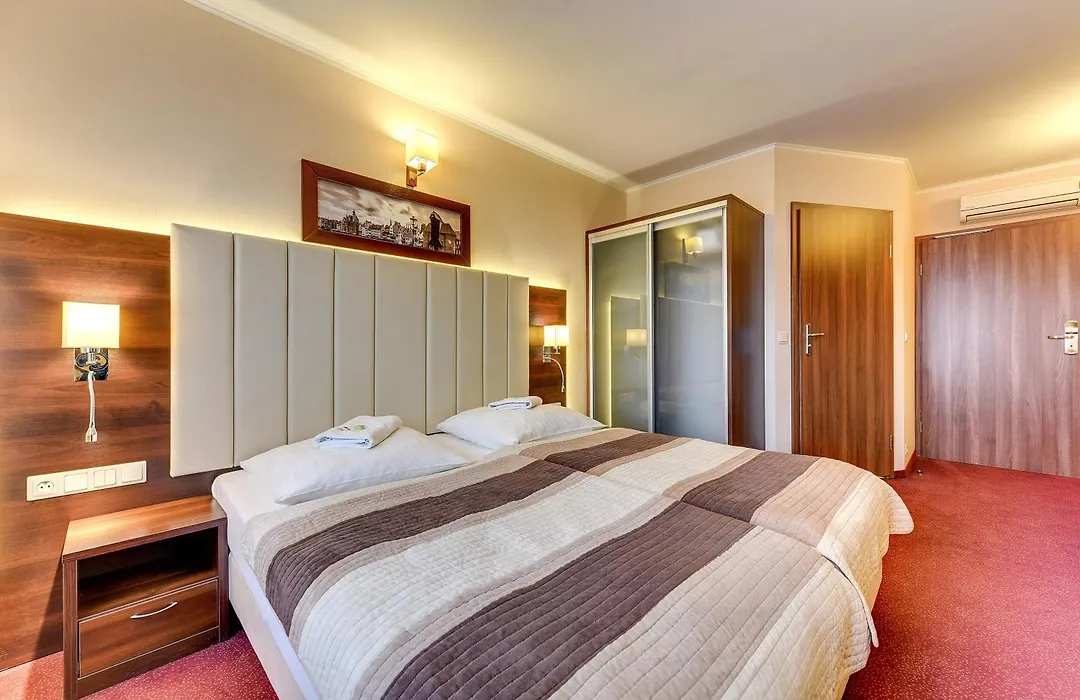 Amber Hotel-1