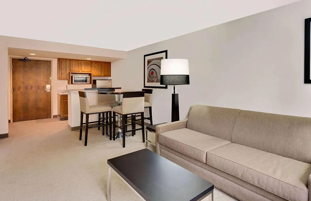 Ramada By Wyndham Marquette-1