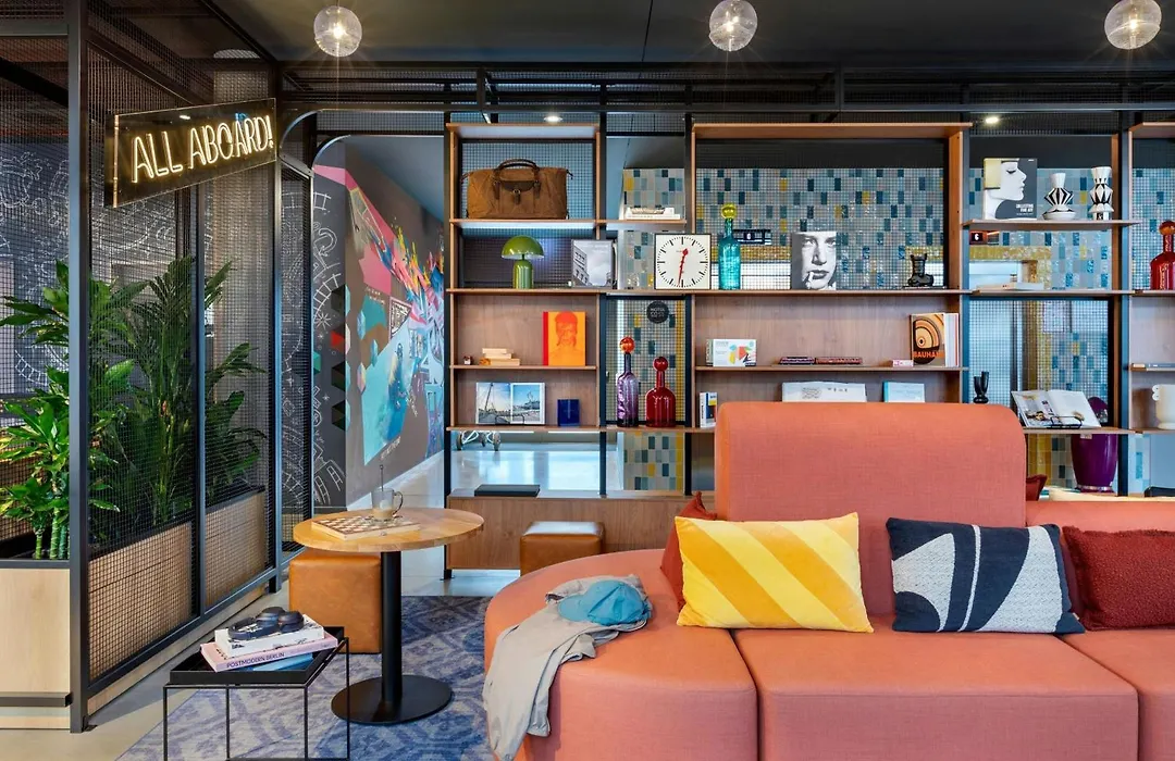 Moxy Berlin Ostbahnhof-1