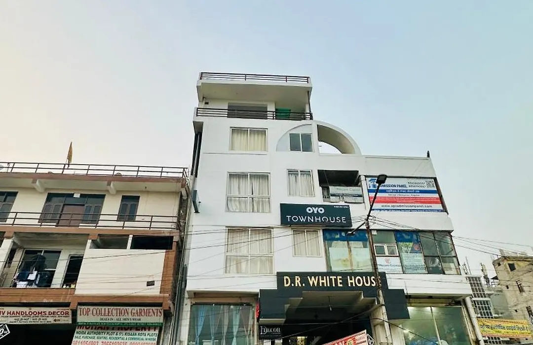 Dr White House - Noida Sector 18-1