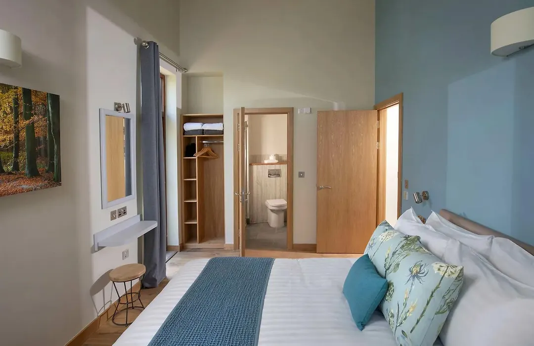 Ardgartan Argyll Cabins - Forest Holidays-1