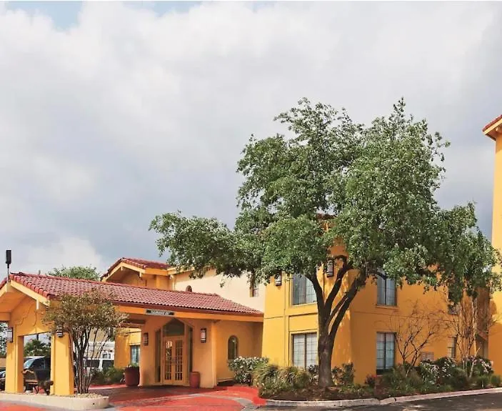 Rodeway Inn-1