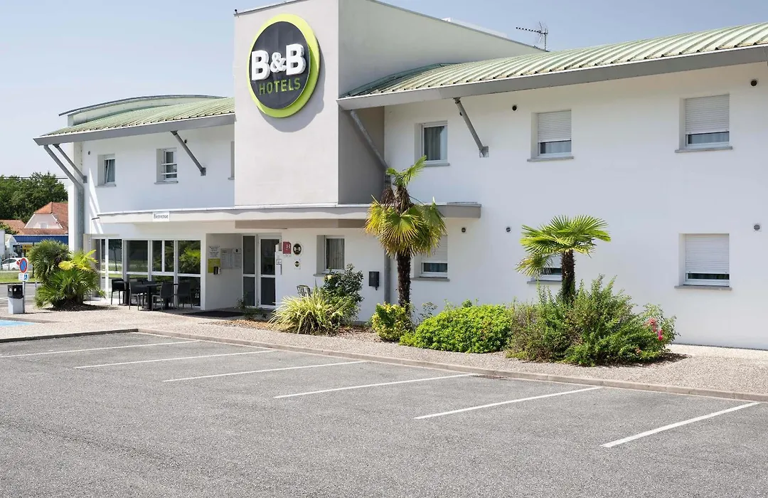 B&B Hotel Pau Lescar-1
