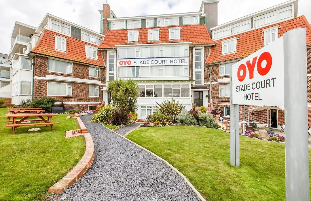 Oyo Stade Court Hotel-1