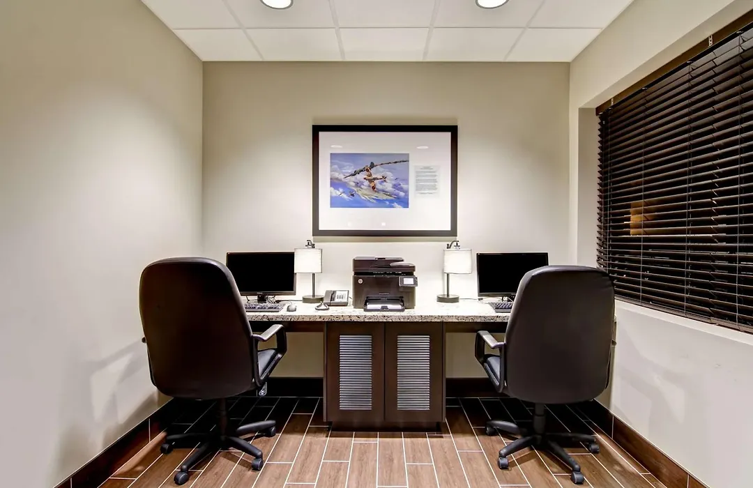 Best Western London Airport Inn & Suites-1