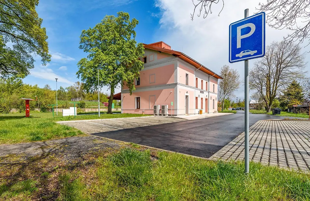 Hotel Nadrazi-1