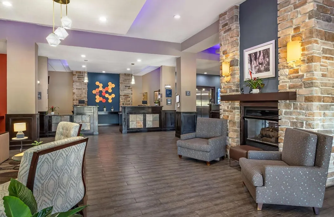 Best Western Plus Lake Jackson Inn & Suites-1