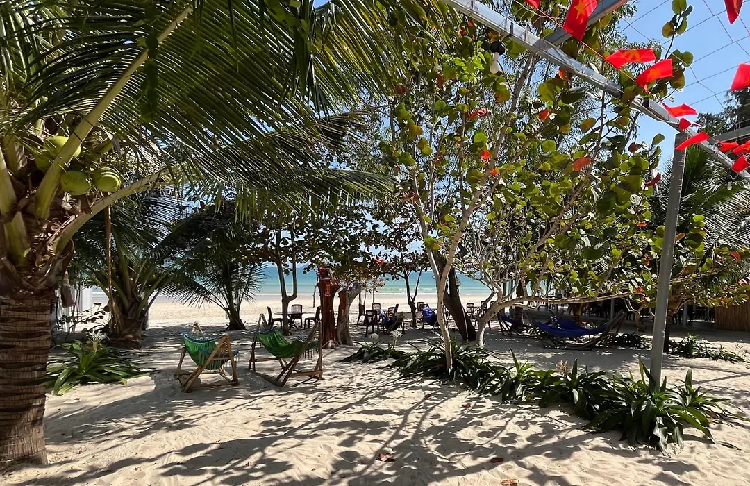 Robinson Beach Bungalow-1