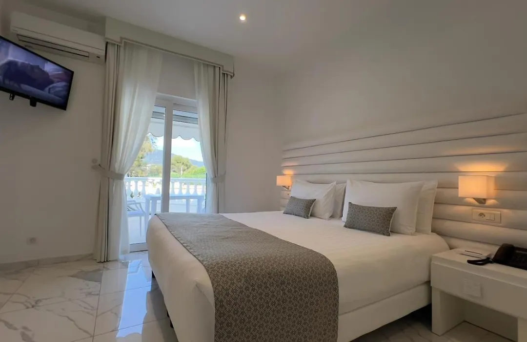 Hotel La Calanque-1