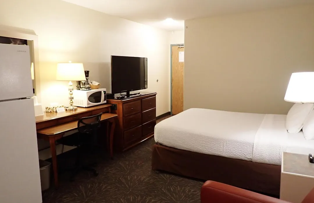Days Inn By Wyndham Taber-1