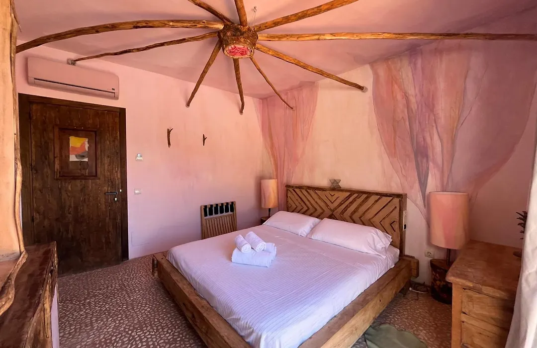 Boutique Hostal La Curandera De Salinas-1