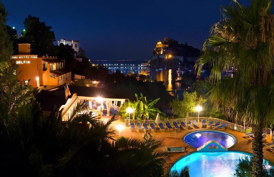 Strand Hotel Delfini-1