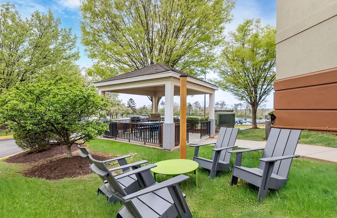 Sonesta Simply Suites Baltimore BWI Airport-1