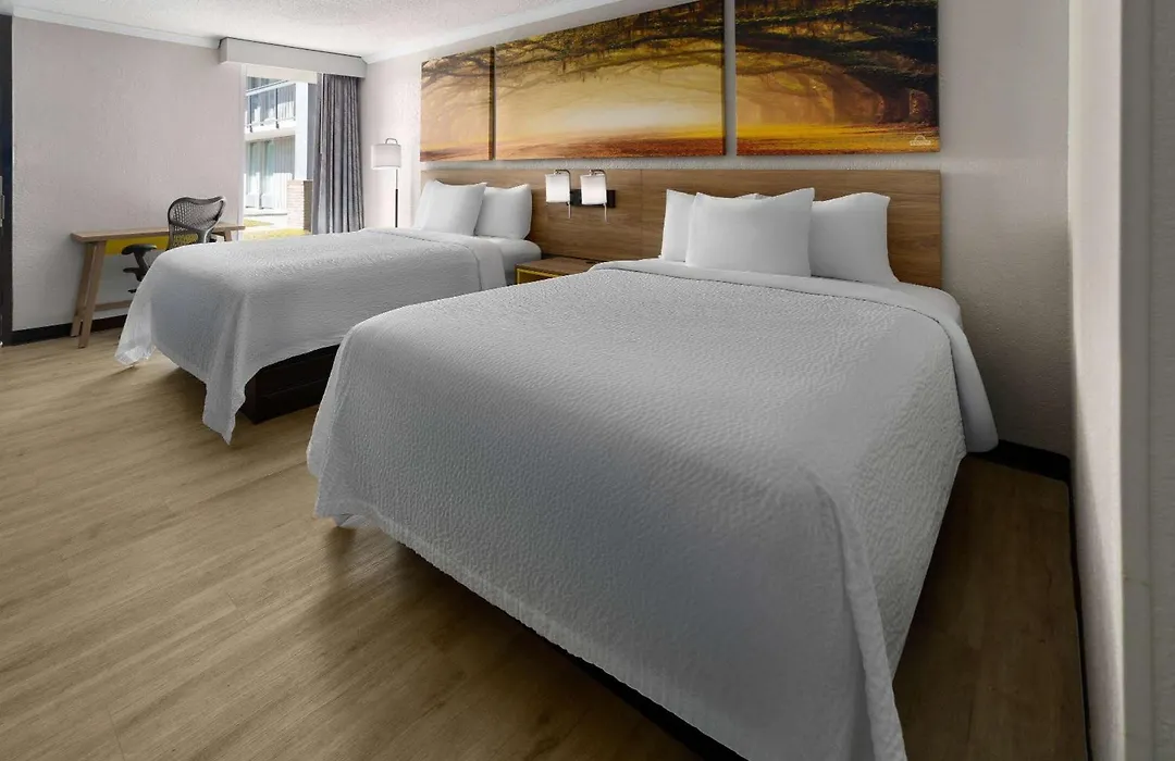 Days Inn By Wyndham Hinesville Near Fort Stewart, Newly Renovated, Free Hot Breakfast, Restaurant And Bar-1