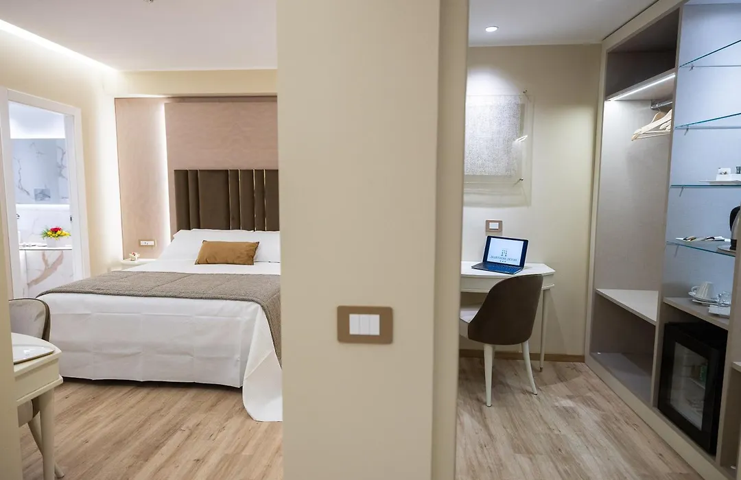 Hotel Montreal-1