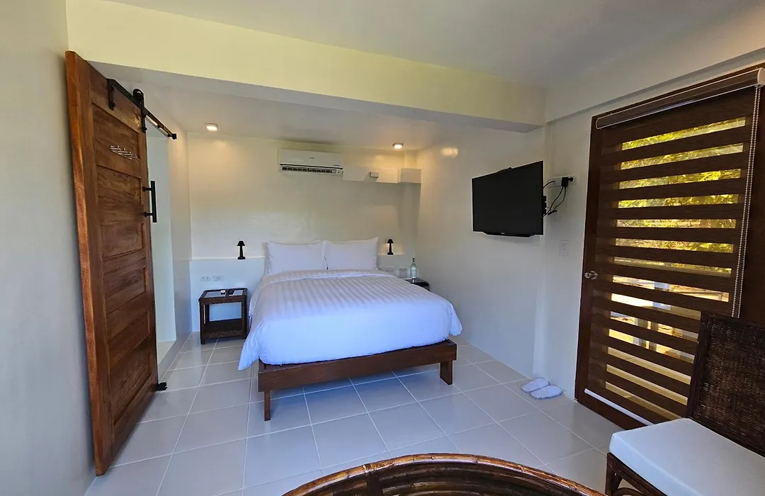 Edgewater Dive & Spa Resort-1