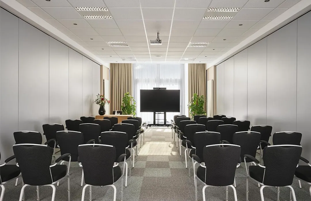Nh Vienna Airport Conference Center-1