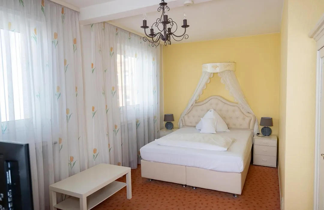 Hotel Alpha-1