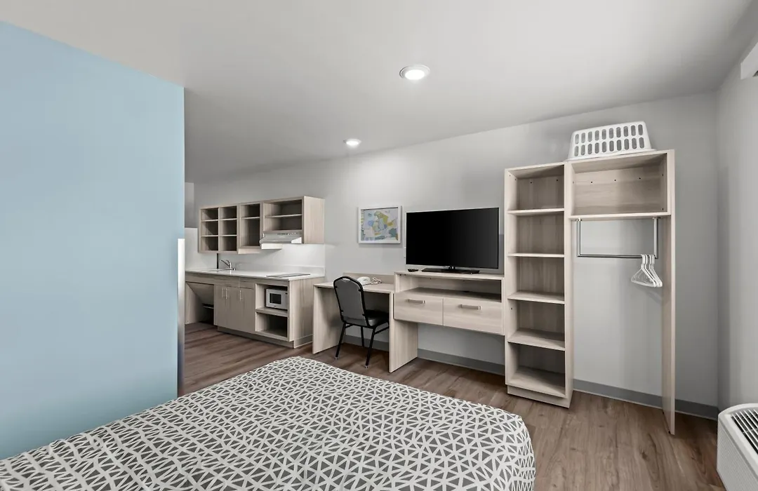 Woodspring Suites Coralville Iowa City-1