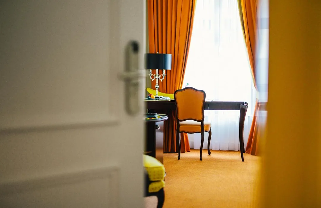 Relais & Chateaux Buelow Palais-1