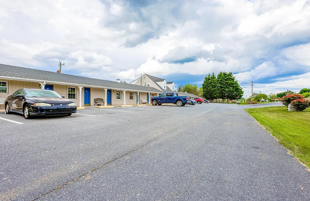Relax Inn By Oyo Natural Bridge I-81-1