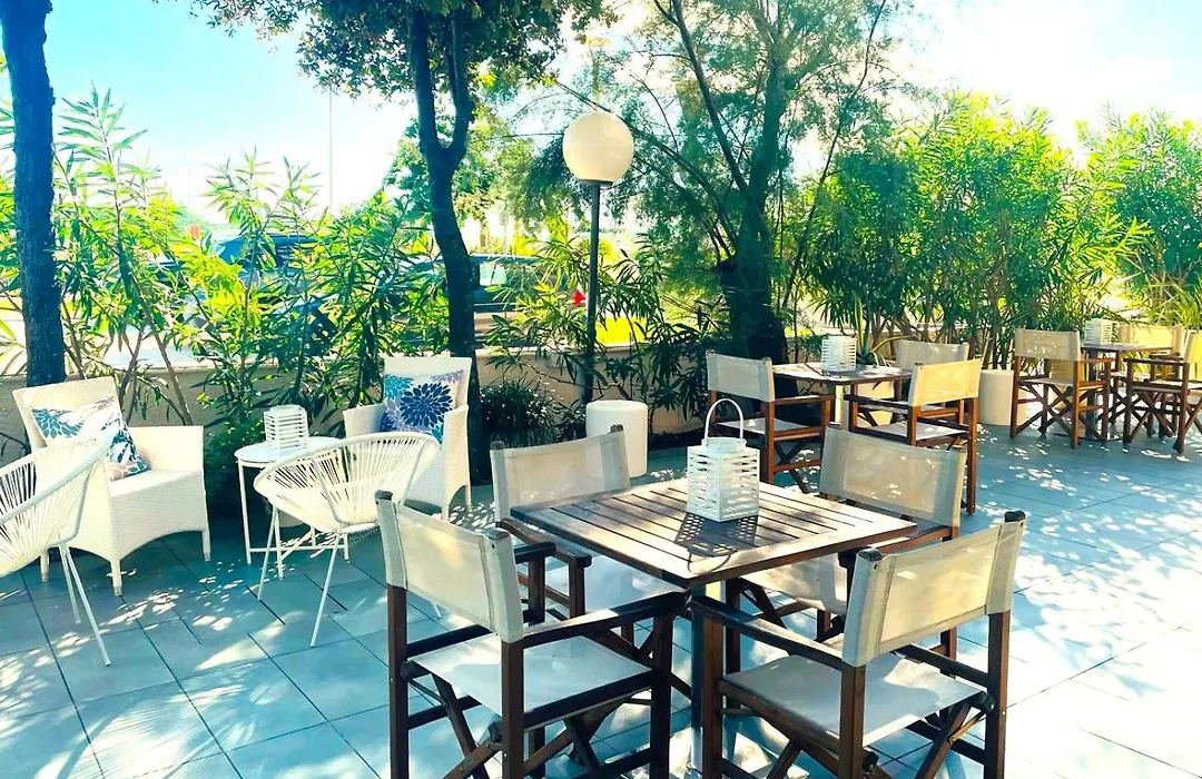 Hotel B&B ViaMare Milano Marittima-1