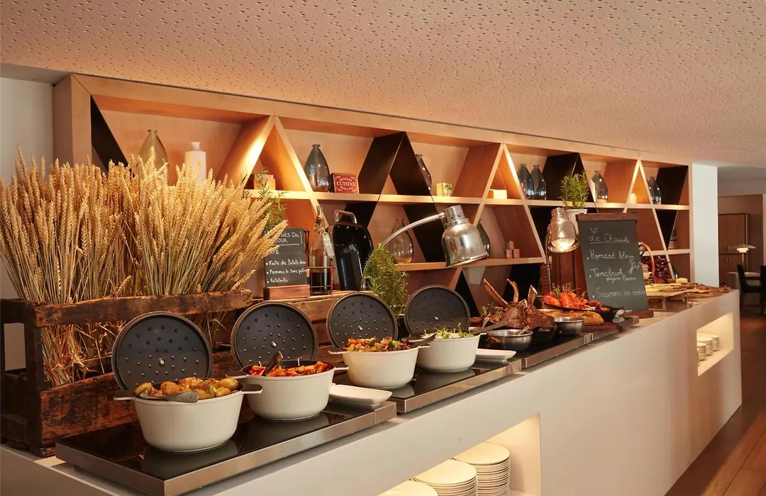 Hyatt Regency Paris Etoile-1