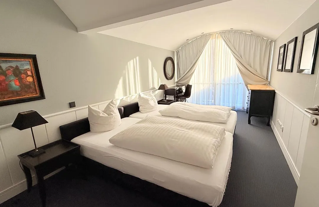 Hotel Village-1