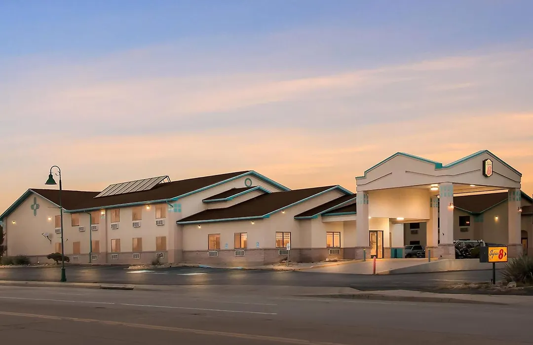 Super 8 By Wyndham Santa Rosa-1