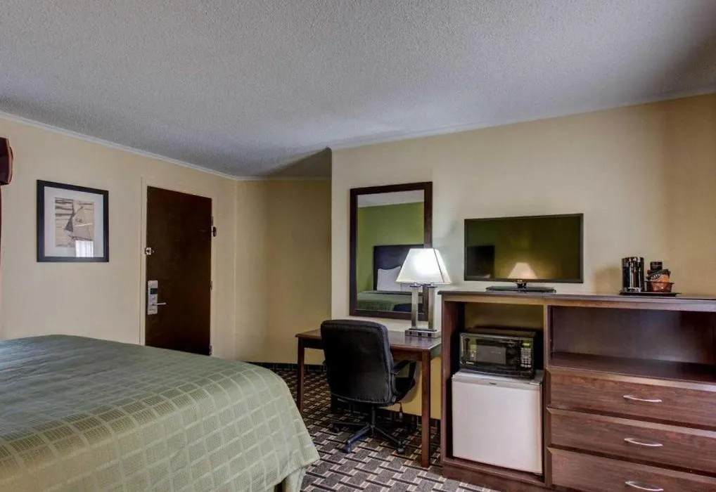 Quality Inn Barre-Montpelier-1