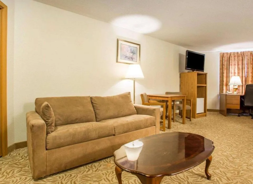 Econo Lodge Inn & Suites-1