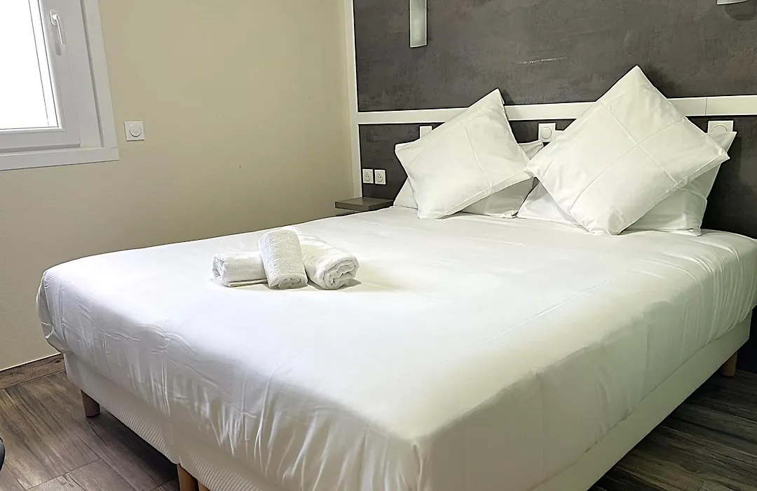 Contact Hotel Arc-En-Ciel - Renove-1
