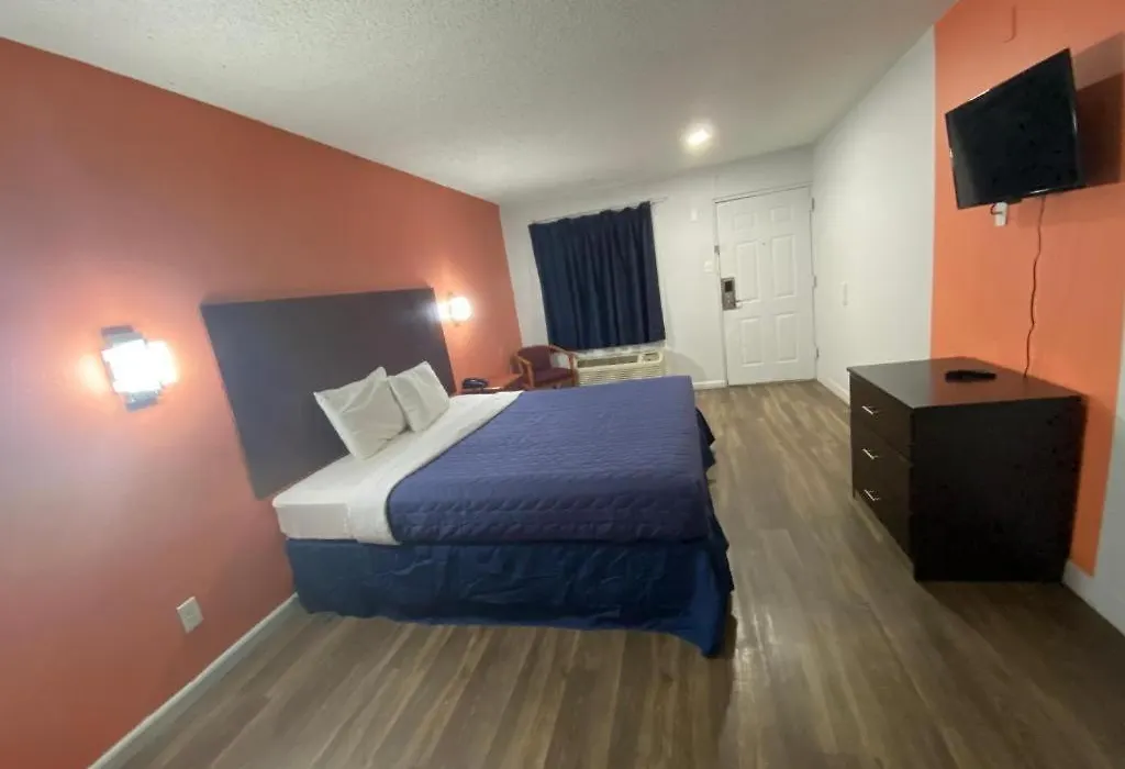 Rodeway Inn-1