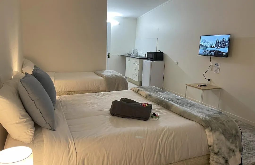 Tirau Motor Inn-1