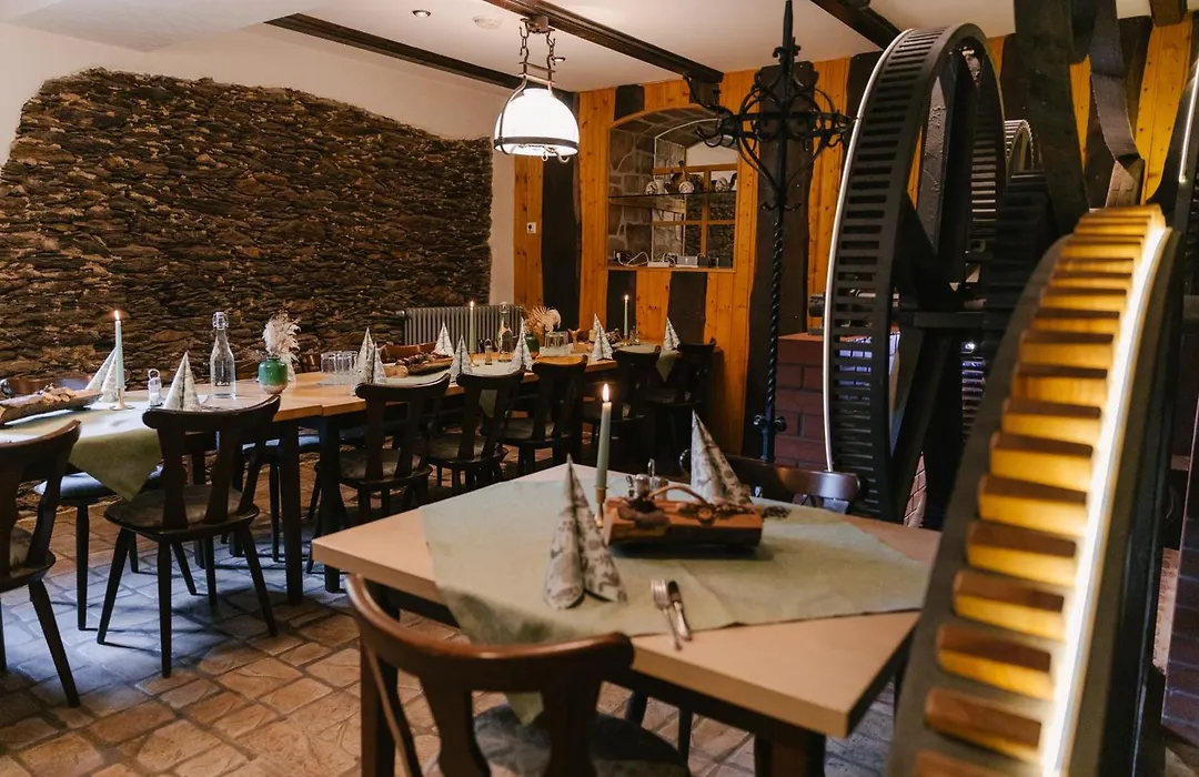 Land-gut-Hotel Waldgasthof Zur Margarethenmühle-1
