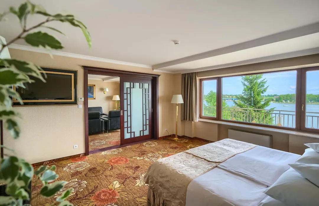 Hotel Golebiewski Mikolajki-1