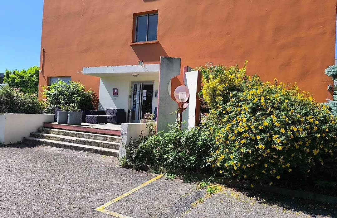 Adonis Lyon Est Hôtel Artys-1