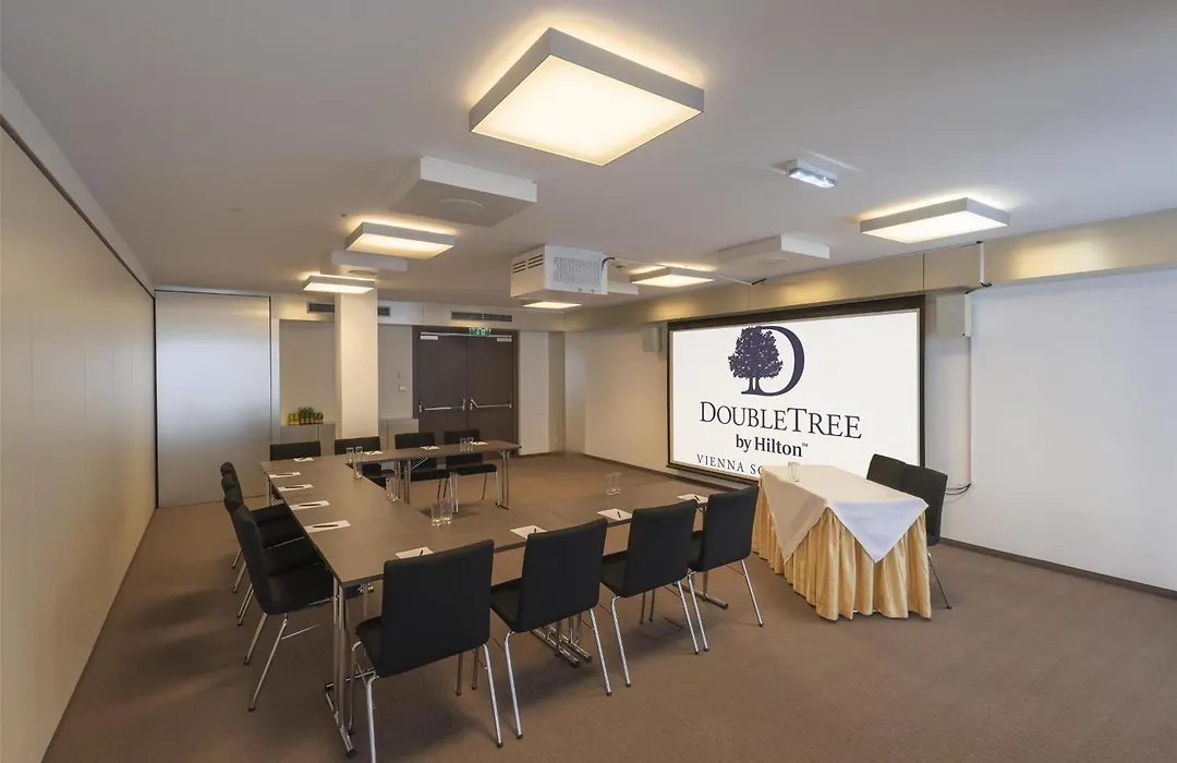 Doubletree By Hilton Vienna Schonbrunn-1
