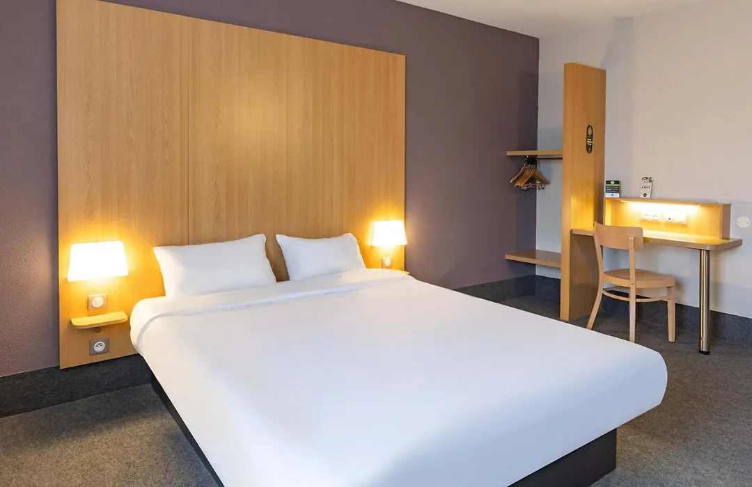 B&B HOTEL Saint Malo Sud-1