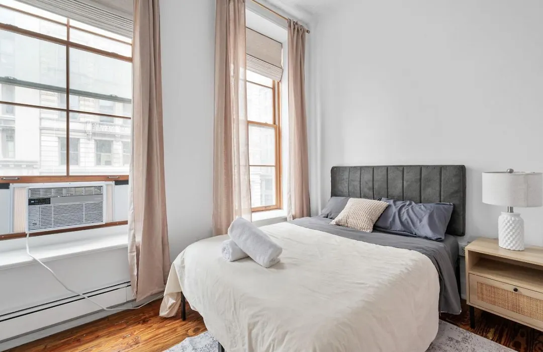 Nolita Modern 6 Bedrooms 2 Baths-1