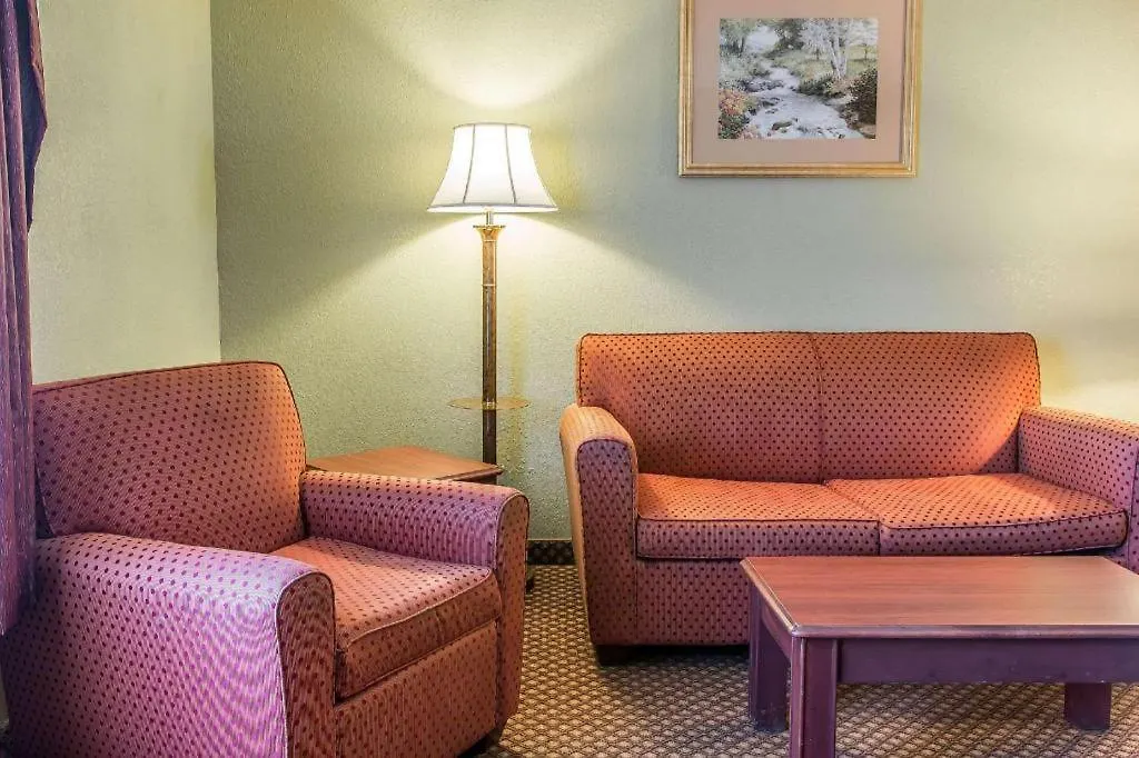 Quality Inn & Suites Ann Arbor Hwy 23-1