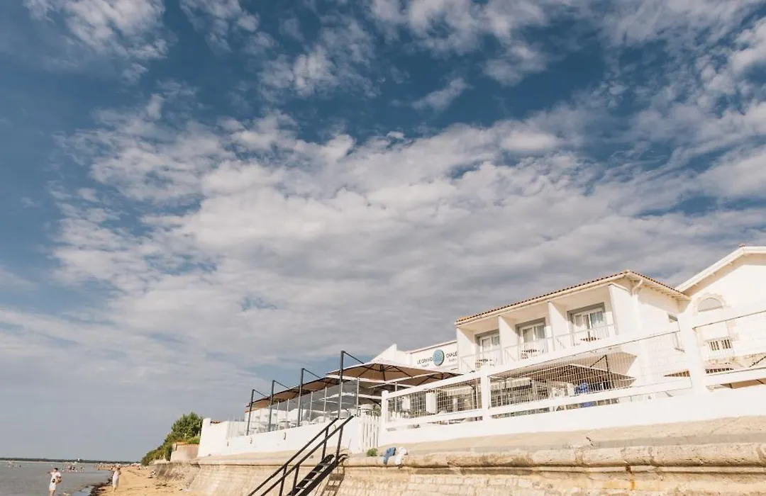 Beach Hotel - Le Grand Chalet-1