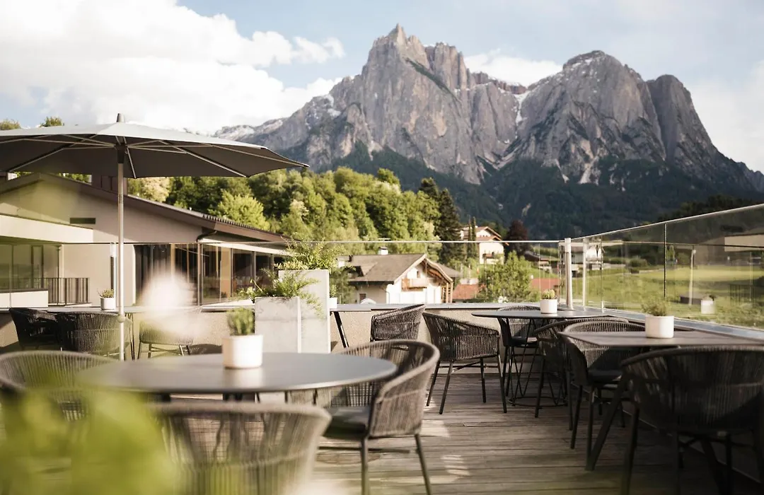 Hotel Alpenflora-1