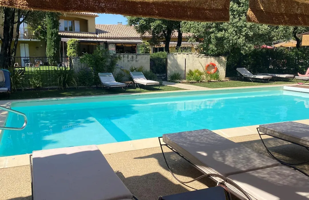 Logis Hotel La Bastide De Grignan & Restaurant La Chenaie-1