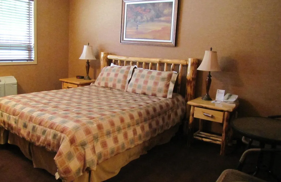 Elkwater Lake Lodge And Resort-1