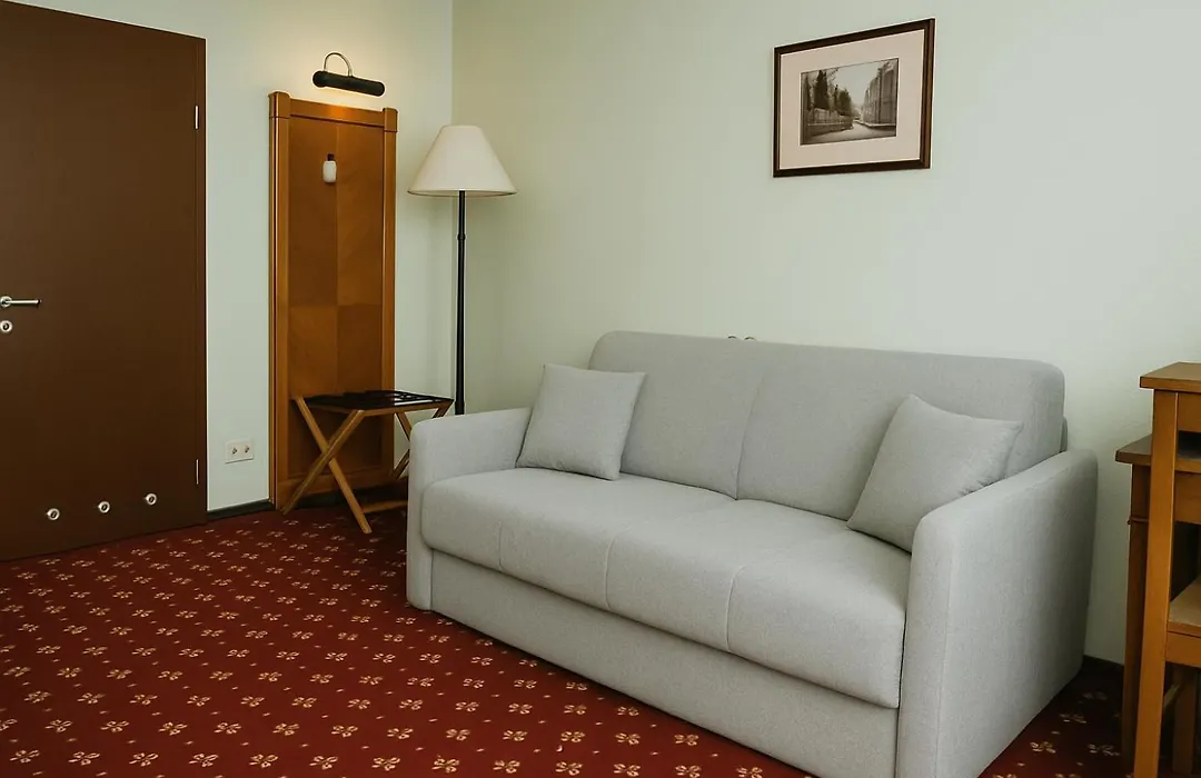 Hotel Solaris-1